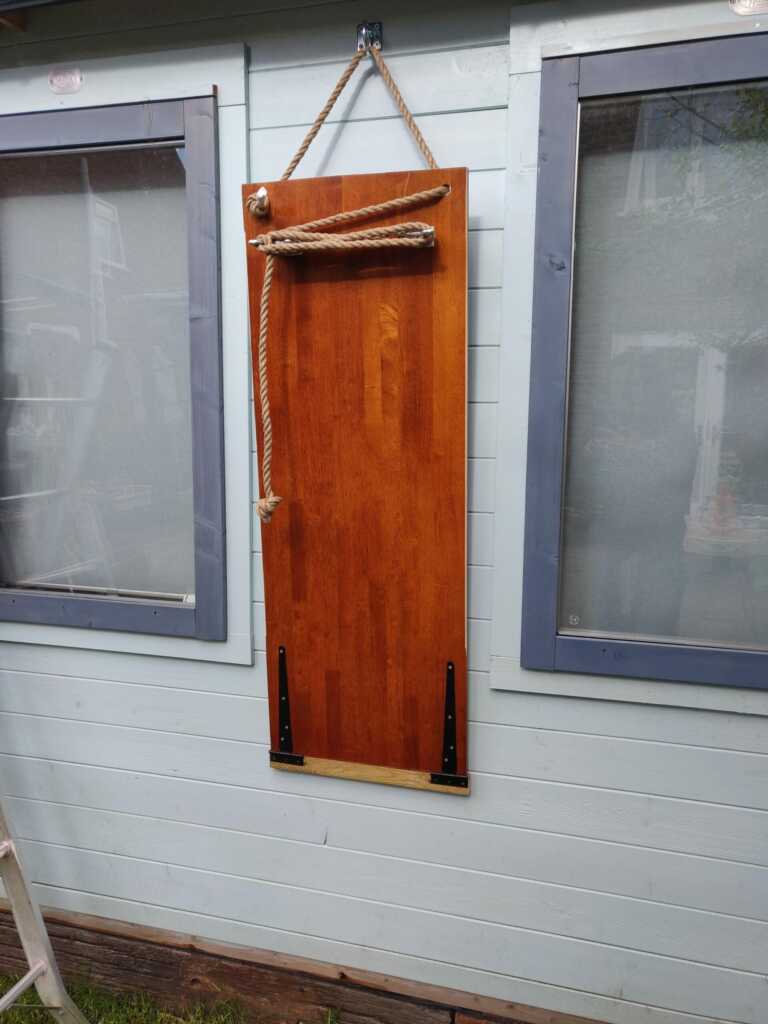 Garden fold down table